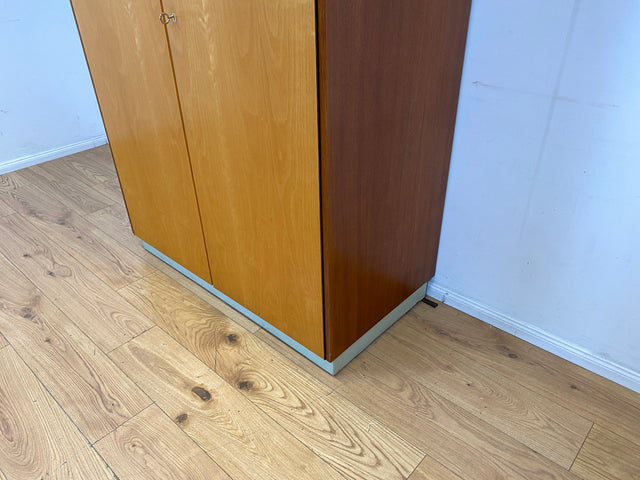Sehr schöner und geräumiger Mid-Century Kleiderschrank mit Aufsatz und Kleiderstange I Schrank Schlafzimmerschrank Wäscheschrank Wardrobe 60er 70er Vintage Retro I