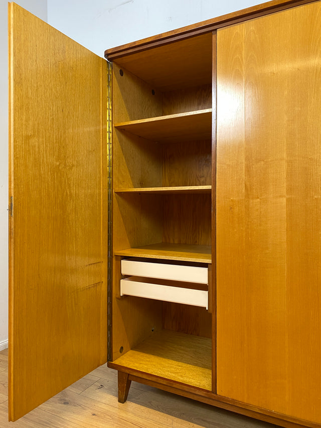 Schöner & perfekt aufgeteilter 3-türiger Mid-Century Kleiderschrank mit Schubladen I Schrank Schlafzimmerschrank Wäscheschrank Wardrobe Rockabilly 50er 60er Vintage I