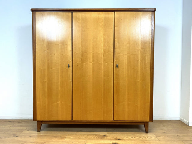 Schöner & perfekt aufgeteilter 3-türiger Mid-Century Kleiderschrank mit Schubladen I Schrank Schlafzimmerschrank Wäscheschrank Wardrobe Rockabilly 50er 60er Vintage I