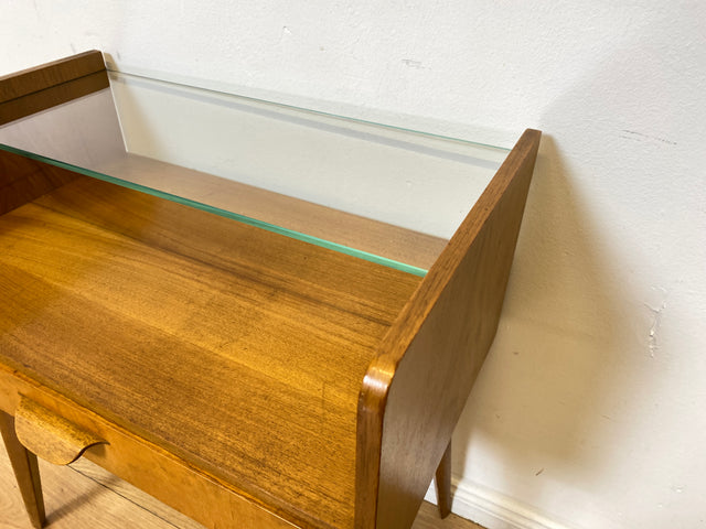 WMK I Formschöner und sehr gut erhaltener Mid-Century Nachttisch mit Schublade & Glas Ablage I Nachtkommode Nachtschrank Nachtschränkchen Kommode Beistelltisch 50er 60er Vintage I Berlin Köln Bremen