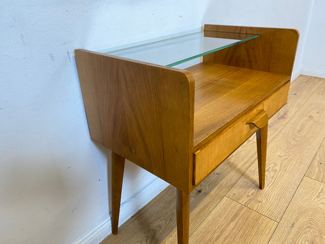 WMK I Formschöner und sehr gut erhaltener Mid-Century Nachttisch mit Schublade & Glas Ablage I Nachtkommode Nachtschrank Nachtschränkchen Kommode Beistelltisch 50er 60er Vintage I Berlin Köln Bremen