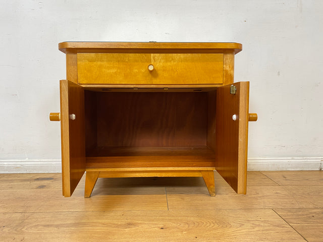 WMK I 1/2 Stilvoller Mid-Century Nachttisch mit Schubladen, Glasauflage und Originalgriffen