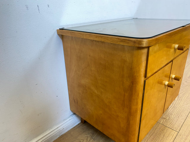 WMK I 1/2 Stilvoller Mid-Century Nachttisch mit Schubladen, Glasauflage und Originalgriffen