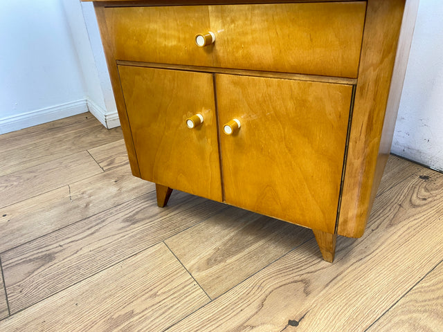 WMK I 1/2 Stilvoller Mid-Century Nachttisch mit Schubladen, Glasauflage und Originalgriffen