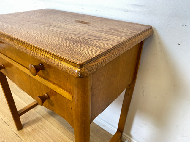 Schöne und sehr gut erhaltene Mid-Century Nähkommode aus vollem Holz mit Schubladen und Holzgriffen I Kommode Ablage Flurkommode Nähtisch Schminktisch Beistelltisch Vintage I
