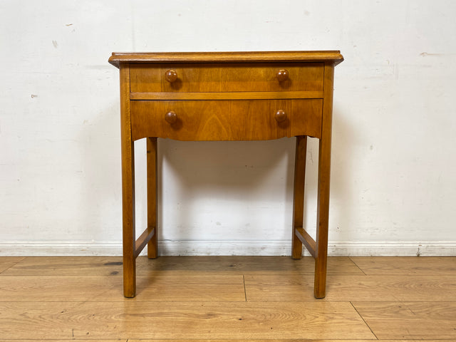 Schöne und sehr gut erhaltene Mid-Century Nähkommode aus vollem Holz mit Schubladen und Holzgriffen I Kommode Ablage Flurkommode Nähtisch Schminktisch Beistelltisch Vintage I