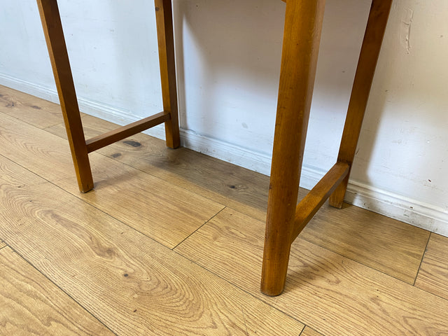 Schöne und sehr gut erhaltene Mid-Century Nähkommode aus vollem Holz mit Schubladen und Holzgriffen I Kommode Ablage Flurkommode Nähtisch Schminktisch Beistelltisch Vintage I
