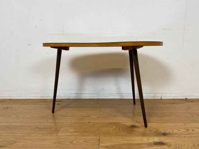 Formschöner und sehr gut erhaltener Mid-Century Nierentisch mit abnehmbarer Glasauflage & konischen Tischbeinen I Couchtisch Wohnzimmertisch Coffee Table 50er 60er Vintage I
