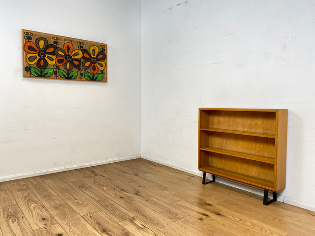 Gut erhaltenes Mid-Century Regal , Vollholz, mit verstellb. Regalböden & neuen Metallfüßen I Holzregal Bücherregal Bücherschrank Küchenregal Regalwand Vintage Retro 60er I
