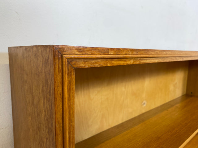 Hochwertiges Mid-Century Regal aus vollem Holz mit verstellbaren Regalböden & neuen Metallfüßen I Holzregal Bücherregal Bücherschrank Küchenregal Regalwand Vintage Retro 60er I