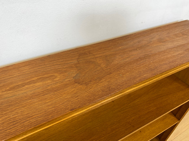 Hochwertiges Mid-Century Regal aus vollem Holz mit verstellbaren Regalböden & neuen Metallfüßen I Holzregal Bücherregal Bücherschrank Küchenregal Regalwand Vintage Retro 60er I