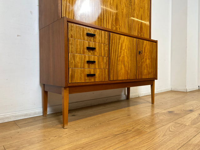 Stilvoller und gut erhaltener Mid-Century Schreibschrank mit Vitrine & Schubladen