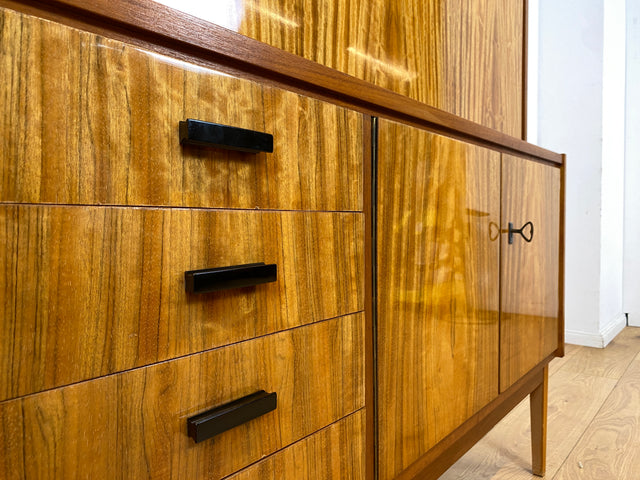 Stilvoller und gut erhaltener Mid-Century Schreibschrank mit Vitrine & Schubladen