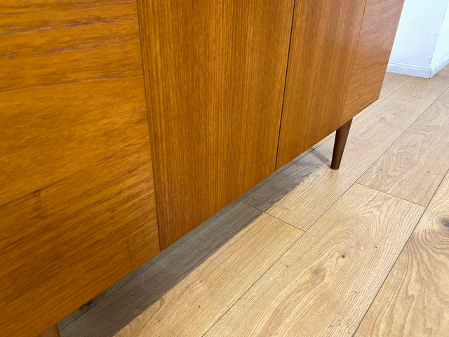 Stilvolle und gut erhaltene Mid-Century Schuhkommode mit hübschen Originalgriffen I Schuhschrank Flurschrank Flurkommode Sideboard Kommode Schuh 60er 70er Vintage Retro I