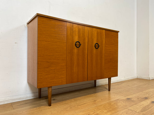 Stilvolle und gut erhaltene Mid-Century Schuhkommode mit hübschen Originalgriffen I Schuhschrank Flurschrank Flurkommode Sideboard Kommode Schuh 60er 70er Vintage Retro I