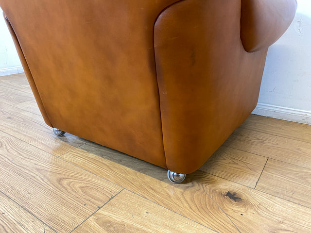 1/2 Schöner und sehr bequemer Mid-Century Sessel mit cognacfarbenem Echtleder Bezug