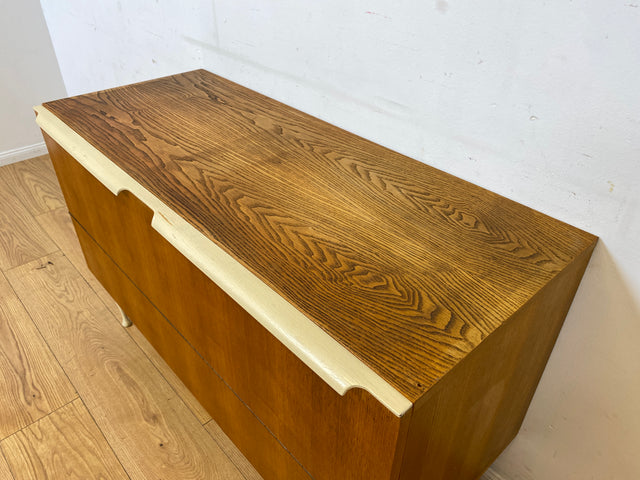 Stilvolles helles Mid-Century Sideboard aus 1966 in Esche mit verschließbarem Gitter für Bettdecken I Wäschekommode Kommode Wäschetruhe TV Lowboard Board 60er Vintage I
