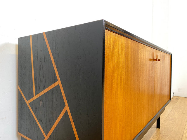 WMK I Rares Mid-Century Sideboard in Teakholz mit Vinyl Regal & Ausziehfächern für Plattenspieler