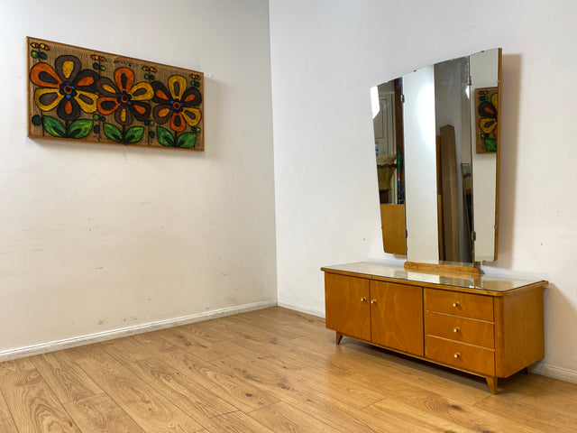 WMK I Stilvolle Mid-Century Spiegelkommode mit Klappbarem Spiegel & Schubladen