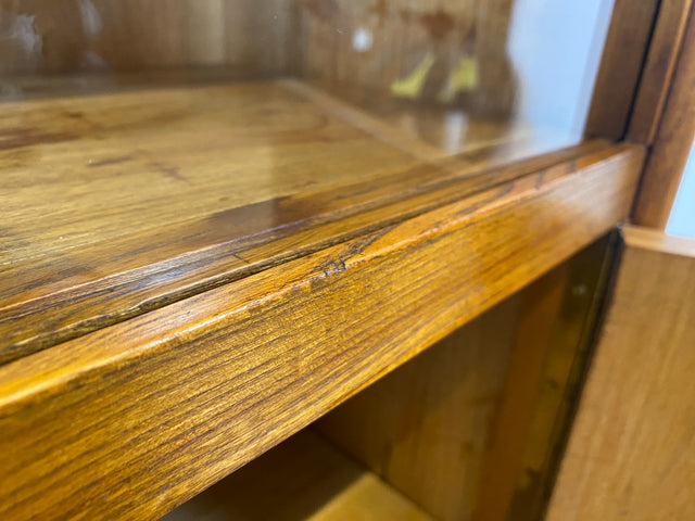 Stilvolle Mid-Century Vitrine aus vollem Holz in Eiche mit Schubladen I Glasvitrine Bücherschrank Büchervitrine Highboard Schrank Geschirrschrank Vintage 50er 60er I