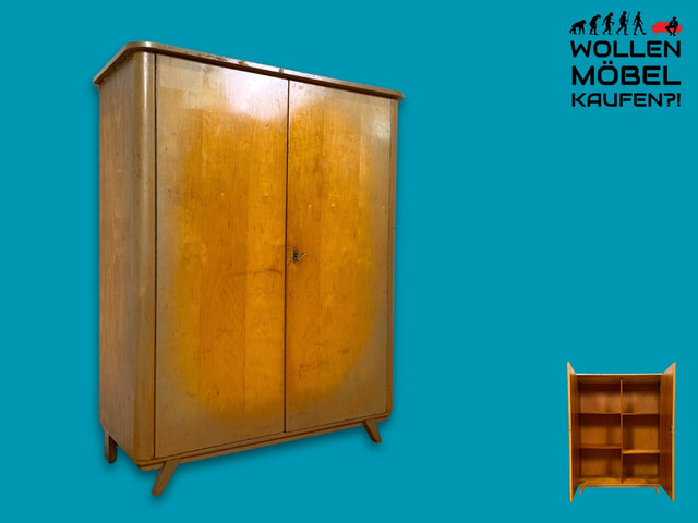 Formschöner jedoch ziemlich abgerockter Mid-Century Wäscheschrank mit konischen Füssen