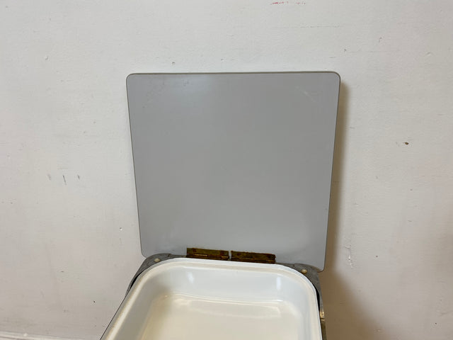 WMK I Praktischer Mid-Century Waschhocker mit klappbarem Sitz & herausnehmbarer Emaille Schüssel