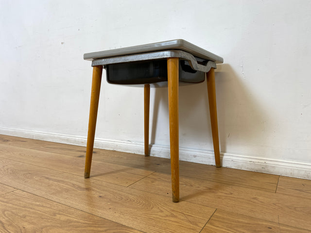 WMK I Praktischer Mid-Century Waschhocker mit klappbarem Sitz & herausnehmbarer Emaille Schüssel