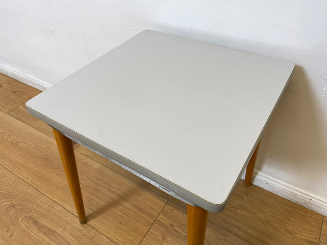 WMK I Praktischer Mid-Century Waschhocker mit klappbarem Sitz & herausnehmbarer Emaille Schüssel
