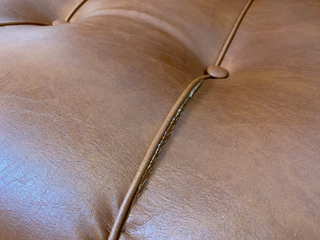 Formschönes und sehr gemütliches modulares 2er Sofa mit gestepptem Kunstleder Bezug I Couch Ledersofa Ledercouch 2-Sitzer Sessel Ledersessel Leder Vintage Retro 70er I