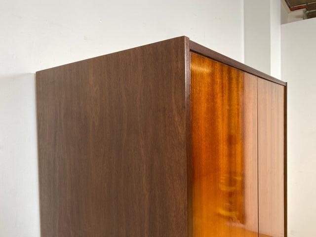 WMK I Perfekt aufgeteilter Mid-Century Kleiderschrank mit Schubladen & Kleiderstange I Schrank Wäscheschrank Schlafzimmerschrank Dielenschrank Garderobe Wardrobe 50er 60er Vintage Berlin Hamburg Köln