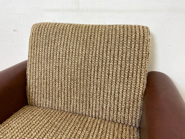 Kultiger Retro Sessel auf Rollen in beigem Wollbezug und Kunstleder Verkleidung I Clubsessel Lesesessel Ledersessel Sitzgarnitur Polstergarnitur Mid-Century 60er 70er I