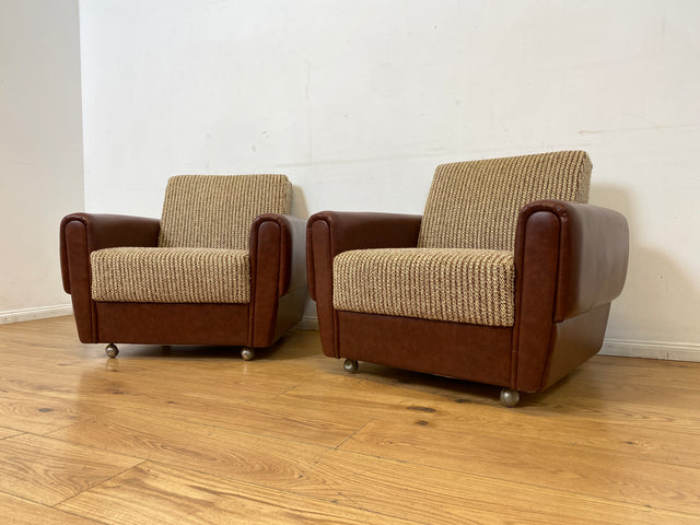 Kultiger Retro Sessel auf Rollen in beigem Wollbezug und Kunstleder Verkleidung I Clubsessel Lesesessel Ledersessel Sitzgarnitur Polstergarnitur Mid-Century 60er 70er I