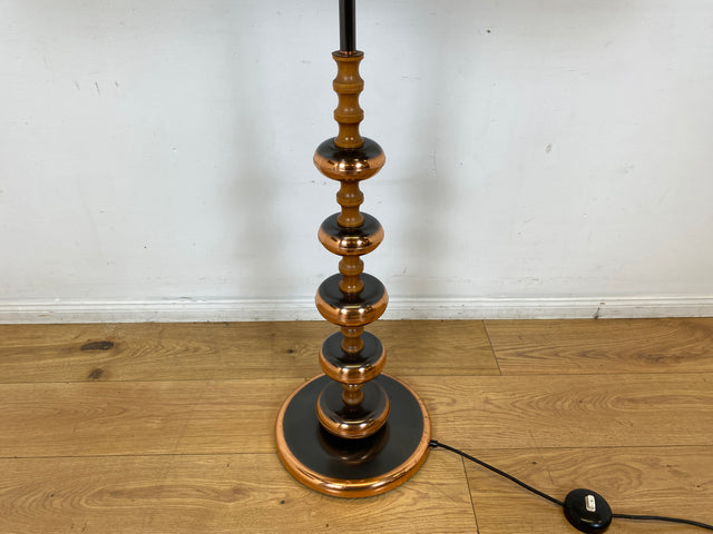 WMK I Besonders schöne Retro Stehlampe mit formschönem Lampenschirm & grandiosem Lampenfuß aus Messing & Holz