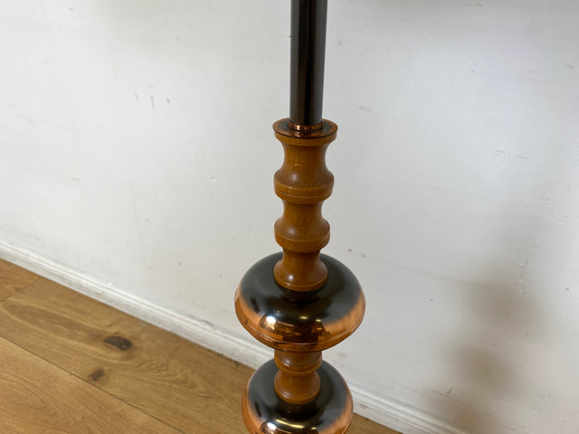 WMK I Besonders schöne Retro Stehlampe mit formschönem Lampenschirm & grandiosem Lampenfuß aus Messing & Holz