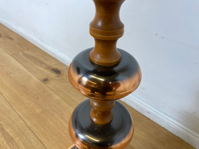WMK I Besonders schöne Retro Stehlampe mit formschönem Lampenschirm & grandiosem Lampenfuß aus Messing & Holz