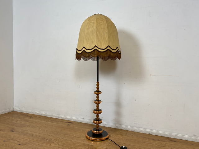 WMK I Besonders schöne Retro Stehlampe mit formschönem Lampenschirm & grandiosem Lampenfuß aus Messing & Holz