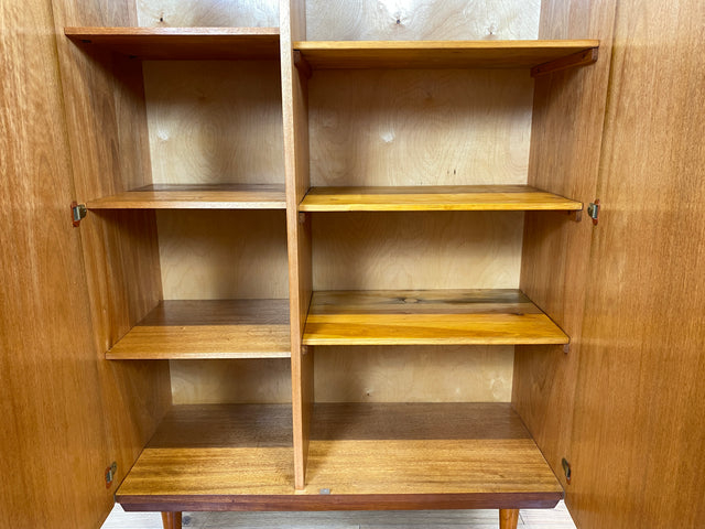 WMK I Stilvoller Mid-Century Schreibschrank aus 1965 von PGH Wohnkultur