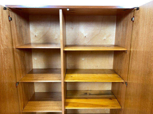 WMK I Stilvoller Mid-Century Schreibschrank aus 1965 von PGH Wohnkultur
