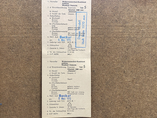 WMK I Eleganter und sehr gut erhaltener Schreibschrank aus 1970