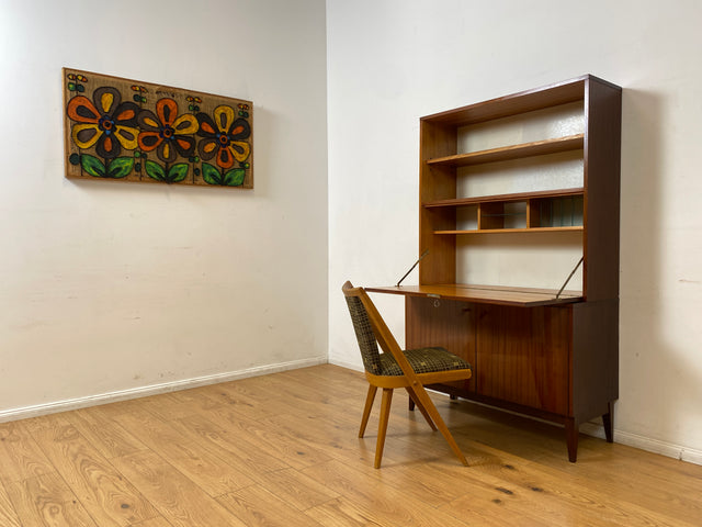 WMK I Eleganter und sehr gut erhaltener Schreibschrank aus 1970