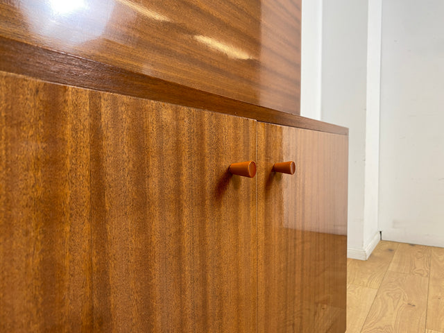 WMK I Eleganter und sehr gut erhaltener Schreibschrank aus 1970