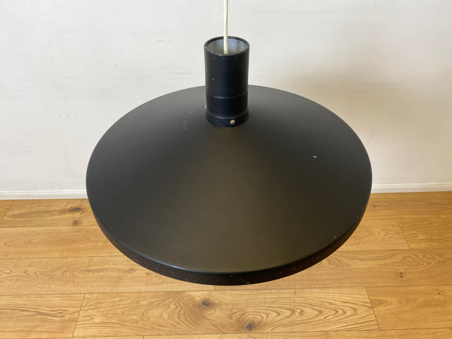 WMK I Stilvolle schwarze 60er Jahre Designer Hängelampe P 605 by Wolfgang Dyroff aus Aluminium