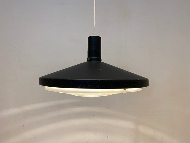 WMK I Stilvolle schwarze 60er Jahre Designer Hängelampe P 605 by Wolfgang Dyroff aus Aluminium