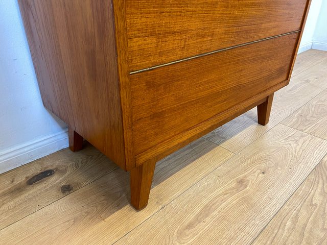 WMK I Hochwertige skandinavische Mid-Century Barkommode aus massivem Teakholz mit beidseitigen Türen