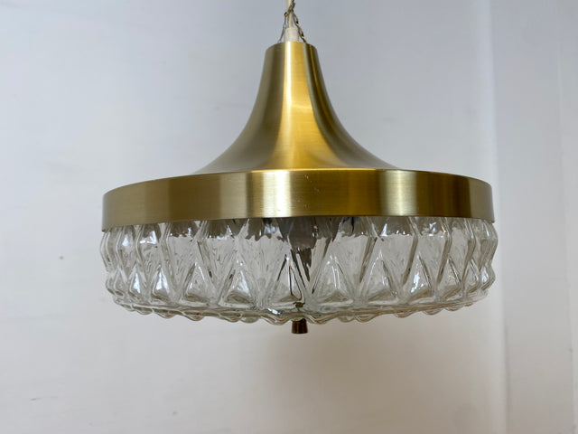 WMK I Wunderschöne skandinavische Space Age Hängelampe aus Kristallglas & Aluminium in Messing