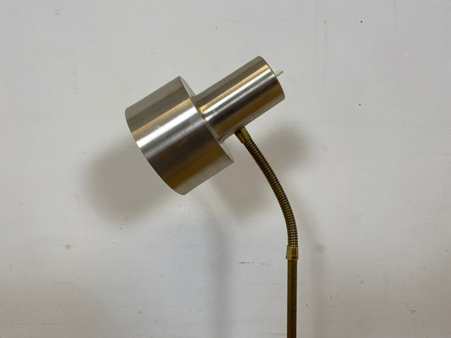 Skandinavische Space Age Stehlampe von Boréns Elektriska in gebürstetem Aluminium mit flex. Schwanenhals