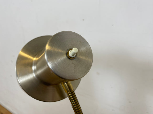 Skandinavische Space Age Stehlampe von Boréns Elektriska in gebürstetem Aluminium mit flex. Schwanenhals