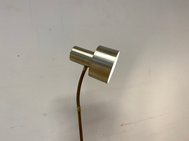 Skandinavische Space Age Stehlampe von Boréns Elektriska in gebürstetem Aluminium mit flex. Schwanenhals