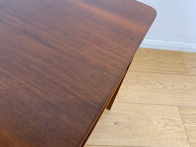 WMK I Edler und gut erhaltener kleiner skandinavischer Mid-Century Beistelltisch in Teakholz I Tisch Ablage Couchtisch Blumentisch Nachttisch Danish Design Vintage 60er Teak I