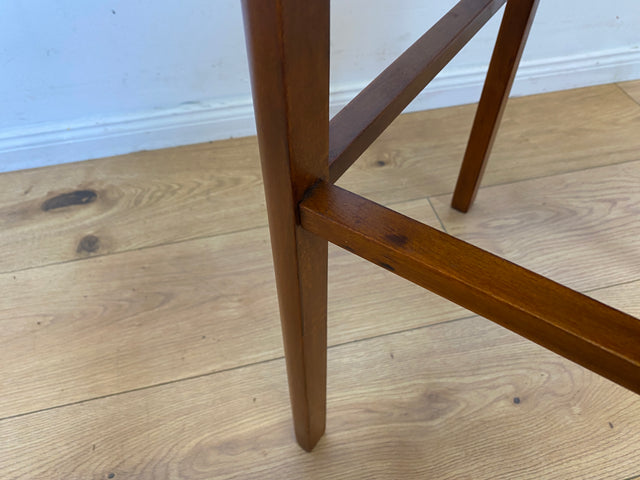 WMK I Edler und gut erhaltener kleiner skandinavischer Mid-Century Beistelltisch in Teakholz I Tisch Ablage Couchtisch Blumentisch Nachttisch Danish Design Vintage 60er Teak I